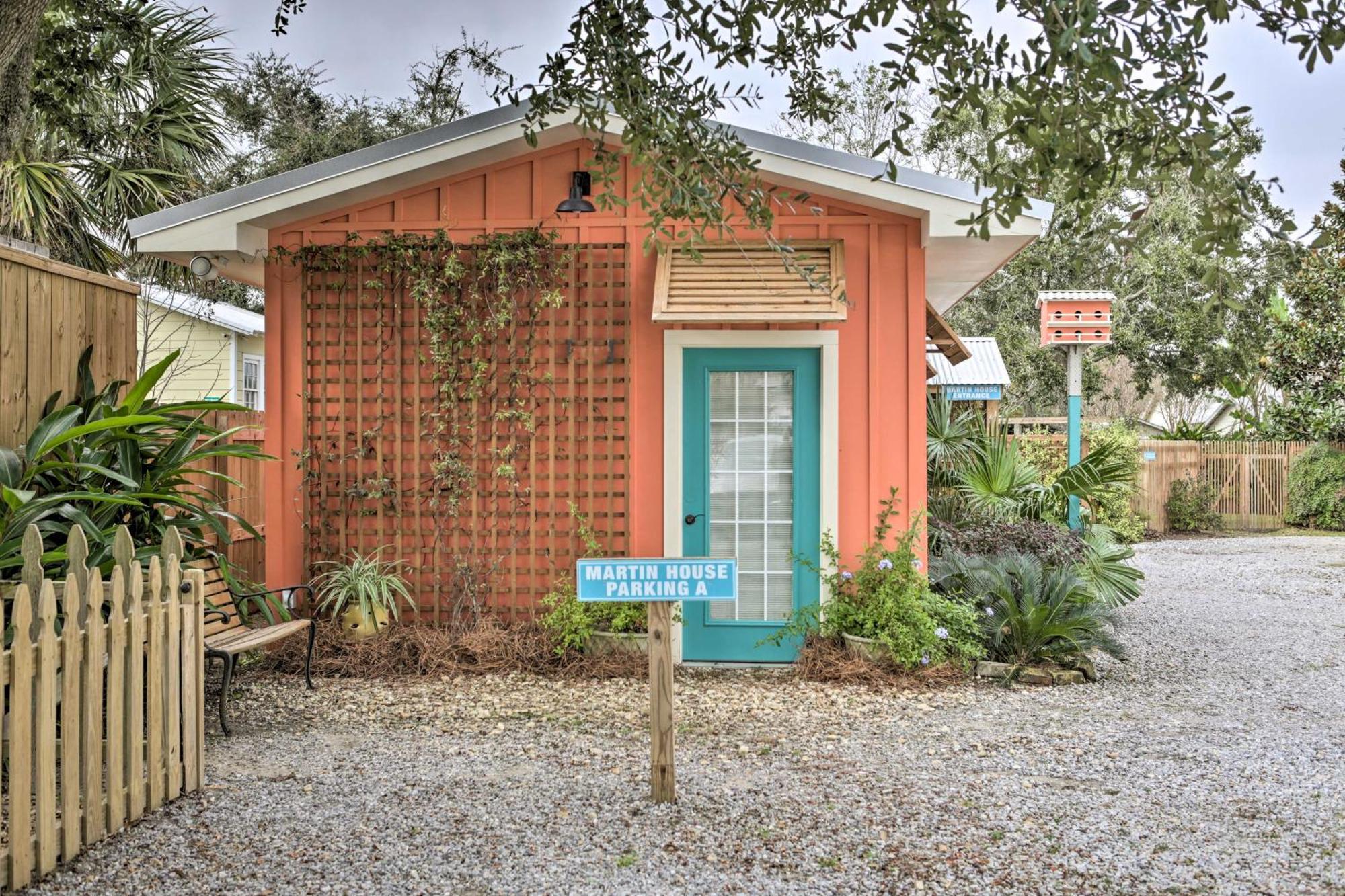 Walk To Beach From Chic Old Town Apartment With Yard Bay St. Louis Eksteriør billede