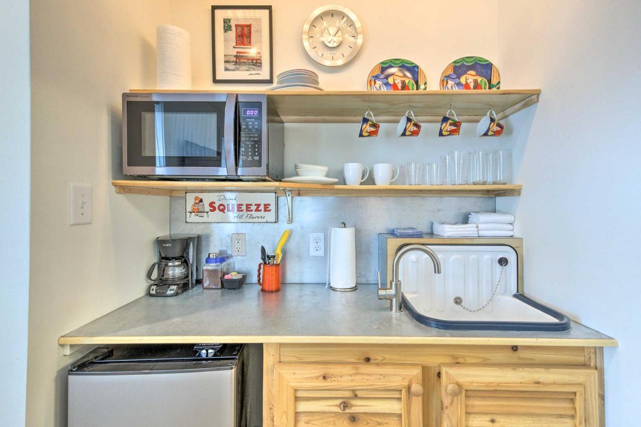 Walk To Beach From Chic Old Town Apartment With Yard Bay St. Louis Eksteriør billede